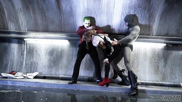 Porn parody DC XXX - Anal threesome in Gotham's tunnel