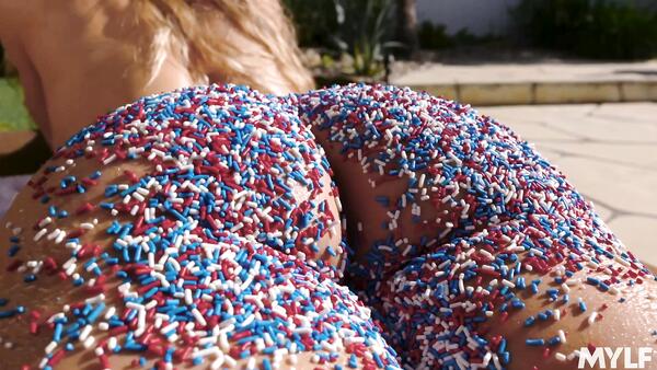 Wet Pussy Patriot Nicole Gets Fucked By Big Guy